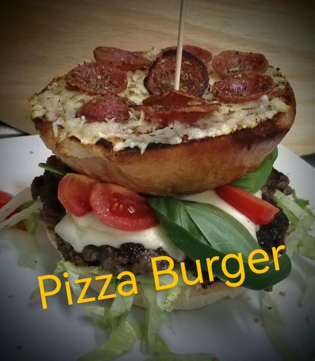 Pizza Burger bei Cafe Pub Franziska